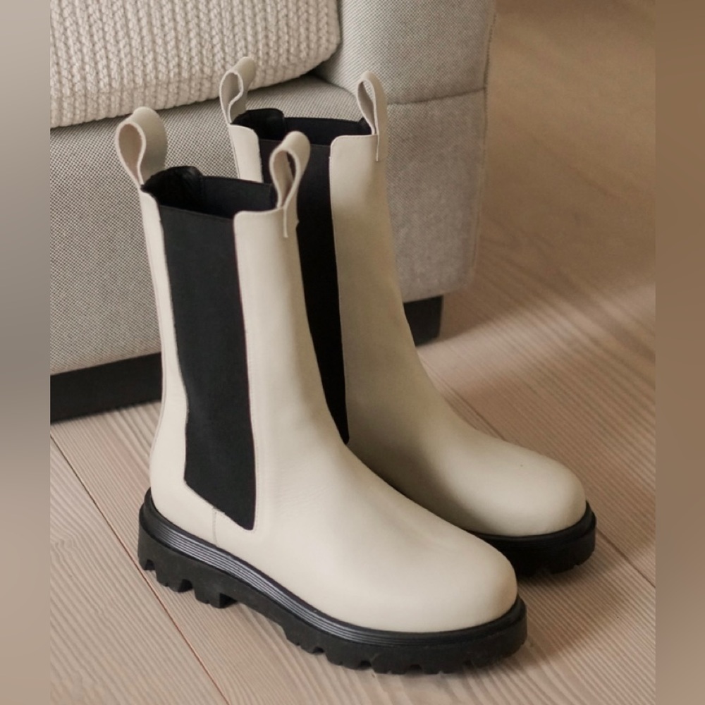 Flattered Lia mid calf Chelsea boots